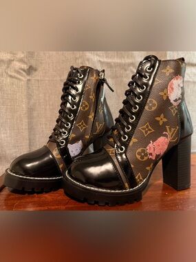 Louis Vuitton star trail catogram boots